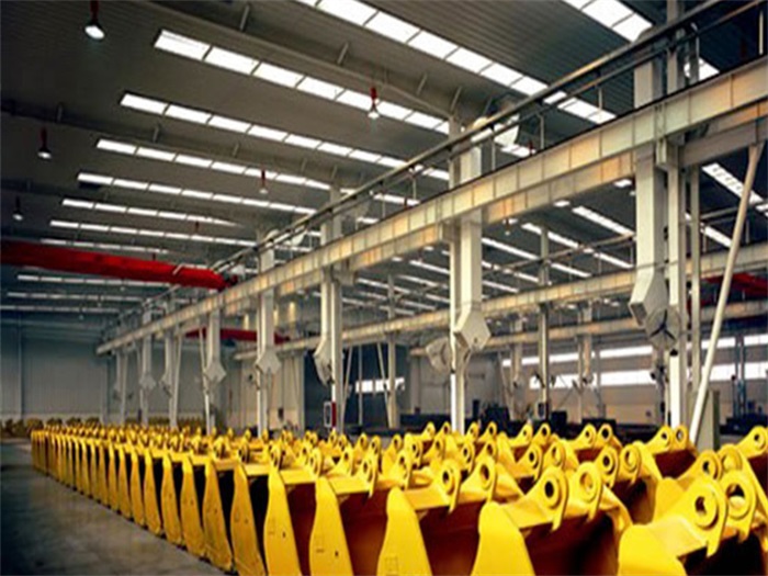 信阳徐工集团挖掘机装配车间